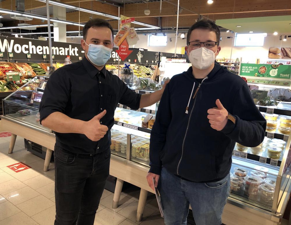 Markus Koch startet sein Praktikum bei REWE Parviz Azhari aus Mülheim-Kärlich